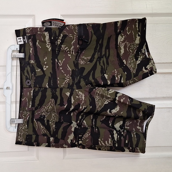Salty Crew Other - NWT Salty Crew Hybrid Camo Shorts Men 34